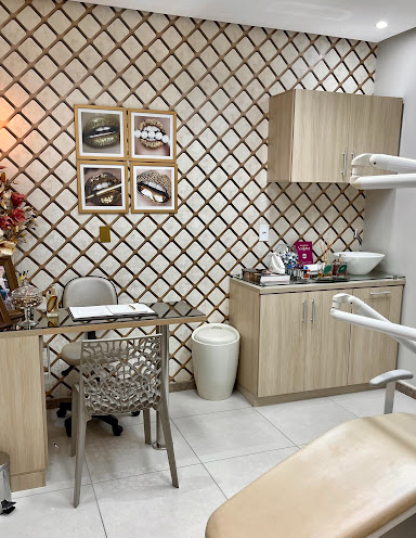 CLÍNICA ODONTOLÓGICA CUIDANDO DO SEU SORRISO - DENTISTA / ORTODONTISTA NANUQUE - Foto 3