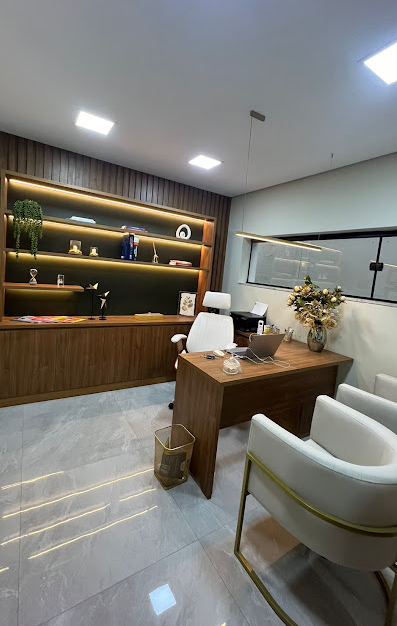 Dra Laís Cordeiro - Foto 3