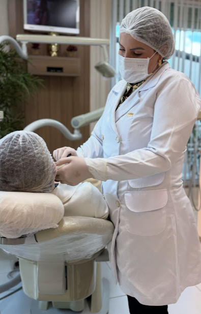 Dra. Ana Paula Correia - Dentista - Harmonização Facial